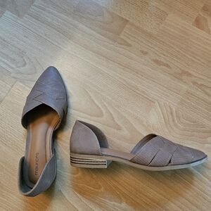 Womens size 6 flats